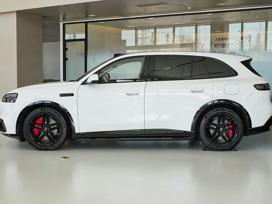 AITO Wenjie M6