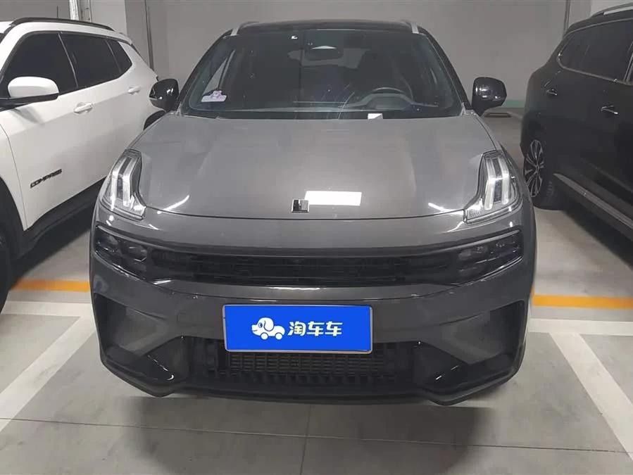 Lynk & Co 06