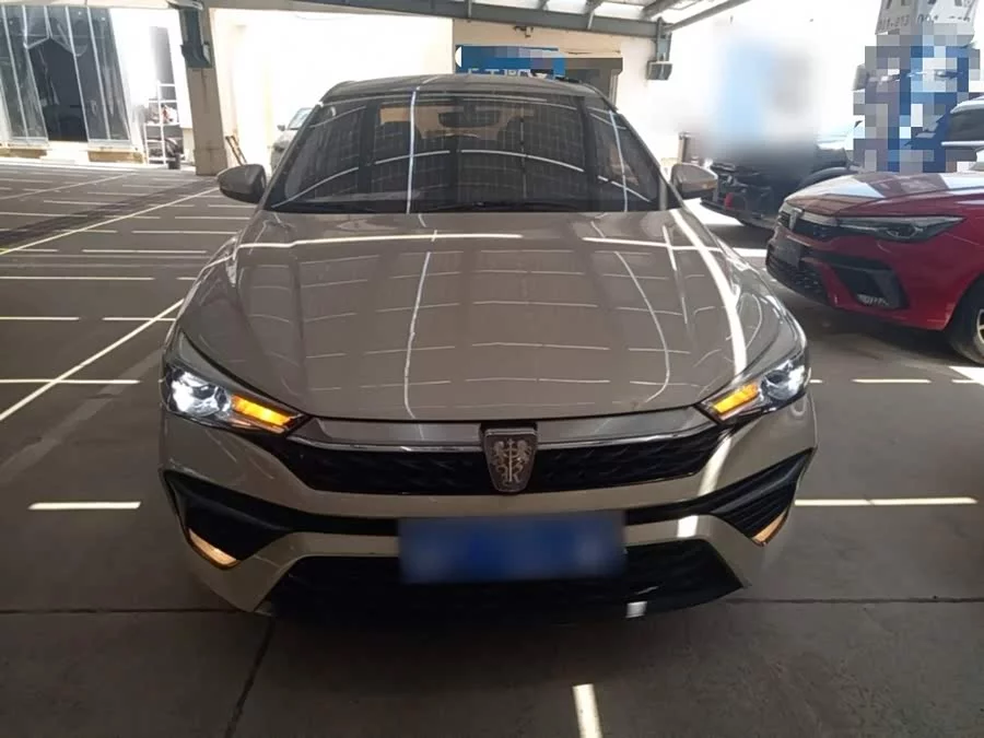 Roewe i5