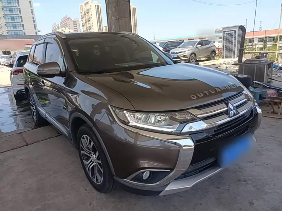 Mitsubishi Outlander