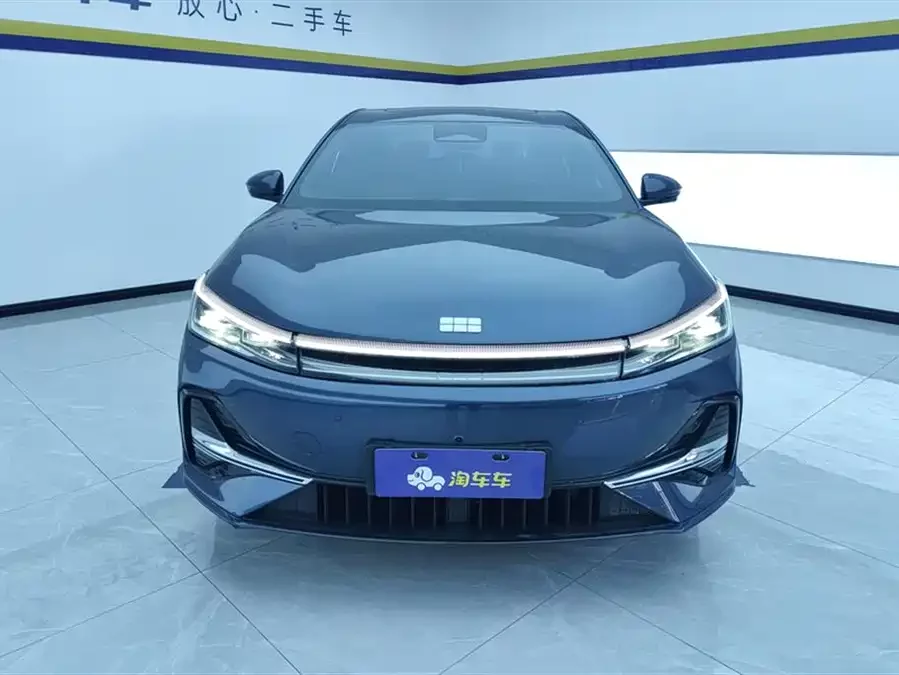 Geely Galaxy A7 EM