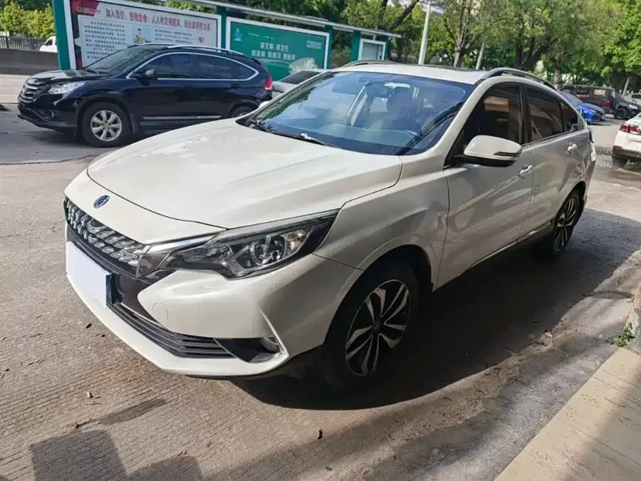Venucia T90