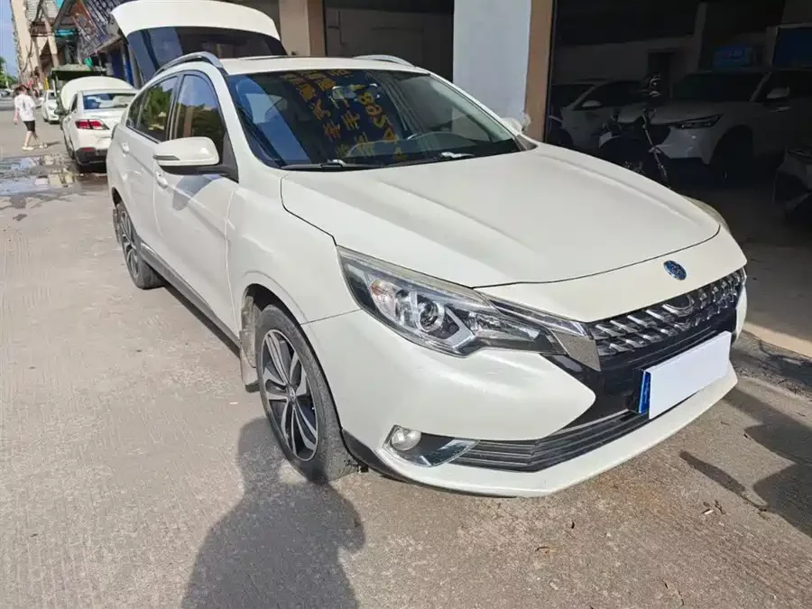 Venucia T90