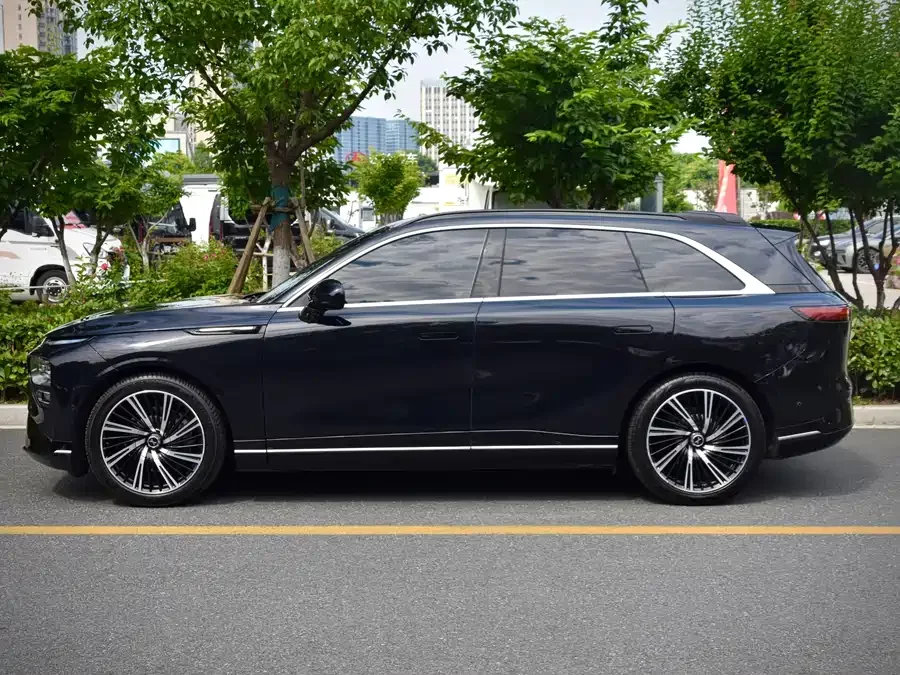 Xpeng G9