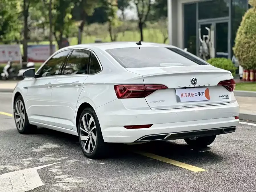 Volkswagen Sagitar