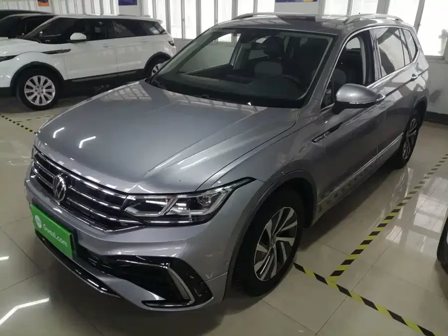 Volkswagen Tiguan L plug-in hybrid