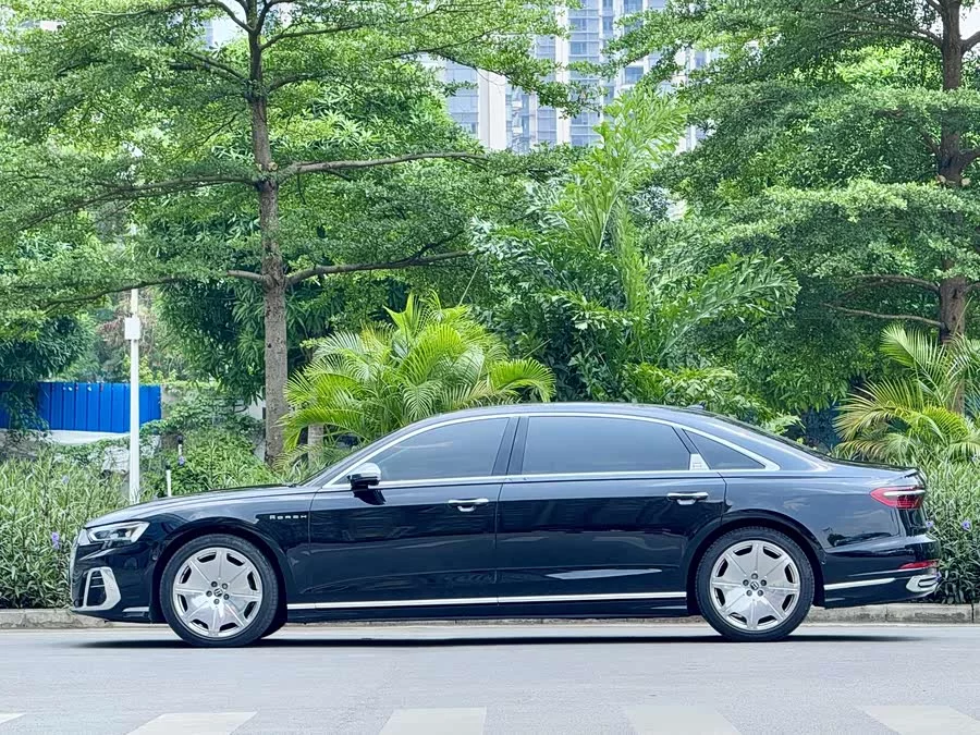 Audi A8