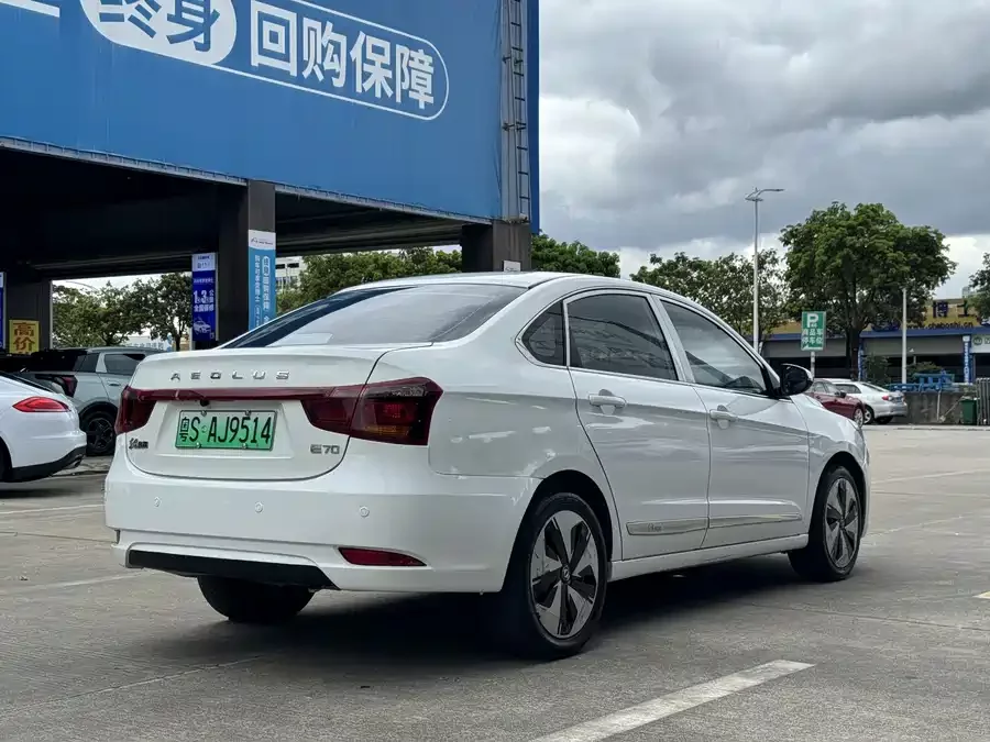 Dongfeng E70