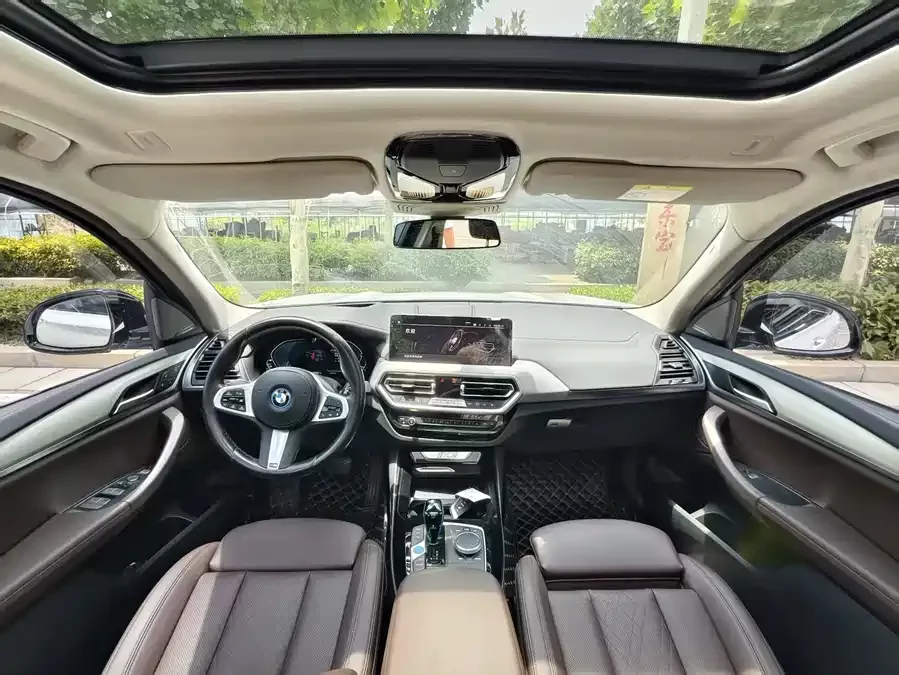 BMW iX3