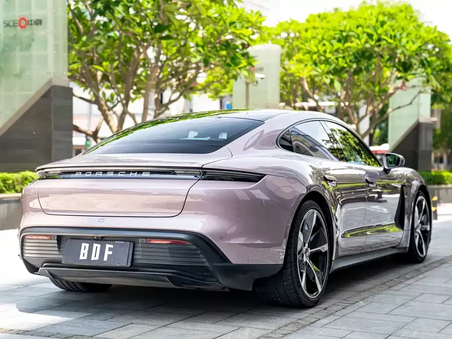 Porsche Taycan