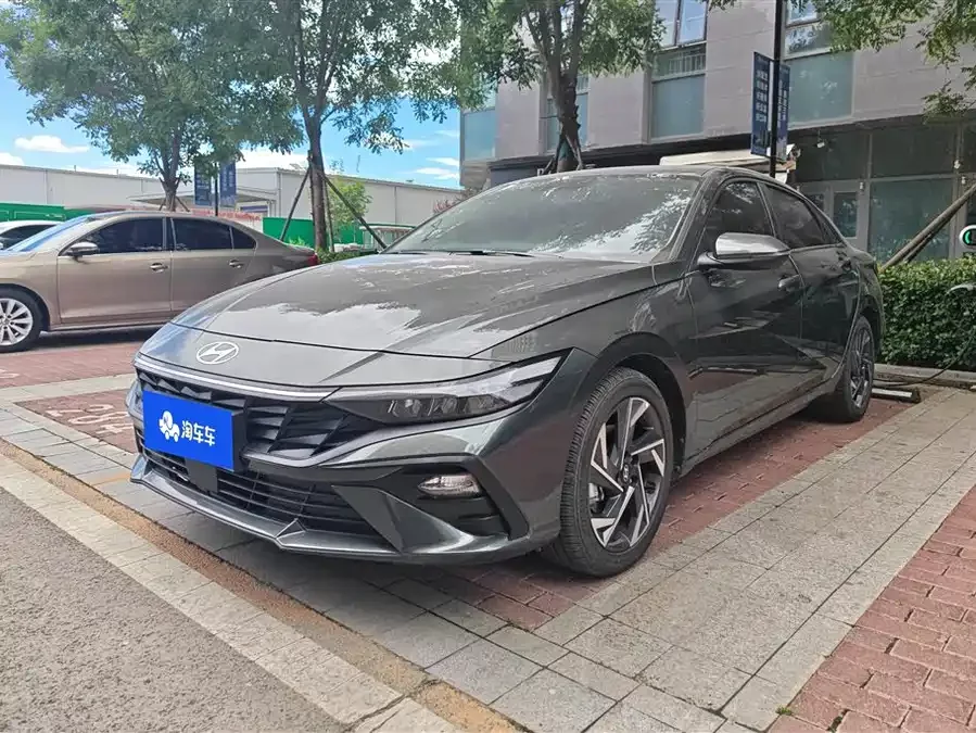 Hyundai Elantra