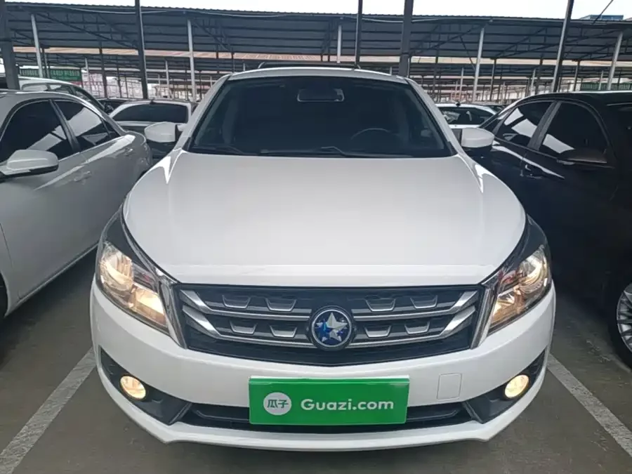 Venucia T70