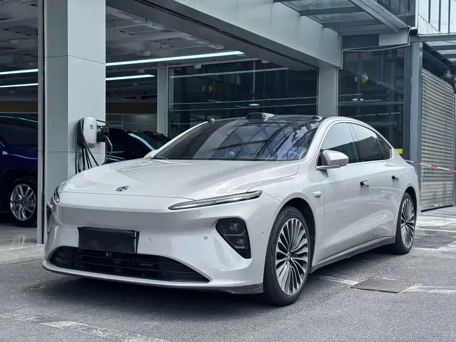 NIO ET7