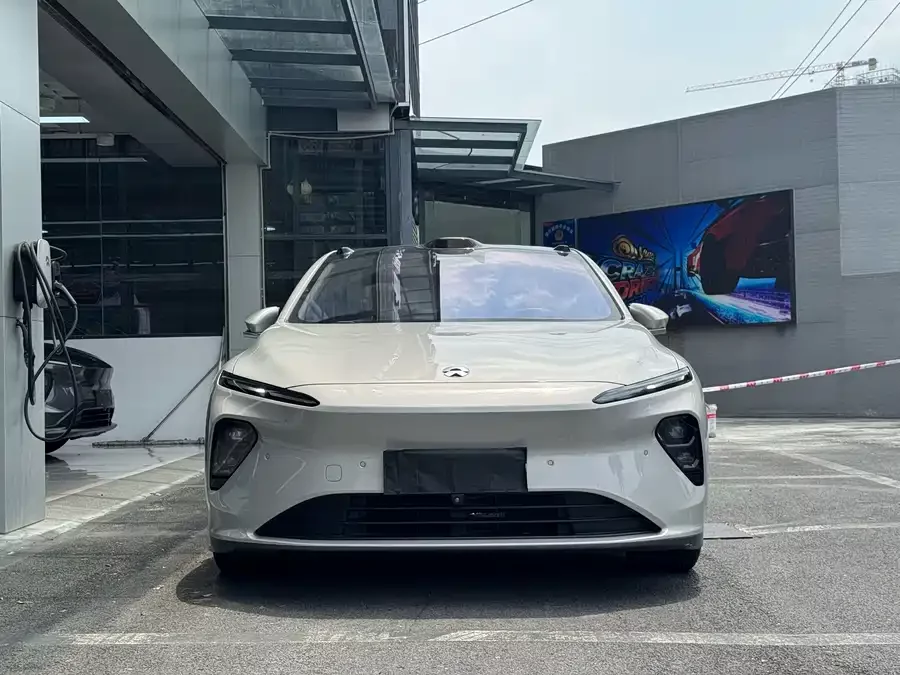 NIO ET7