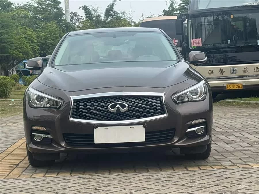 Infiniti Q50L