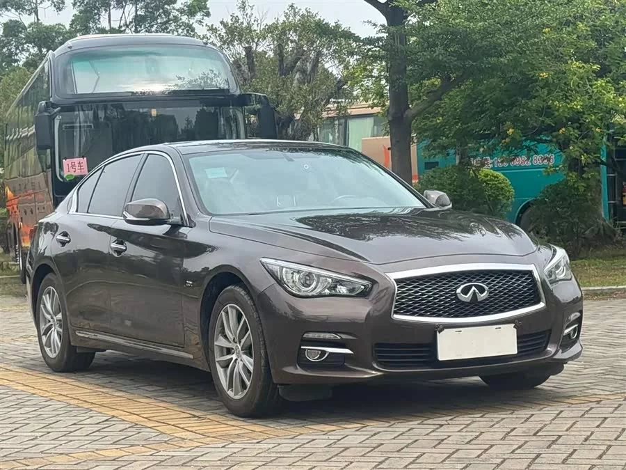 Infiniti Q50L
