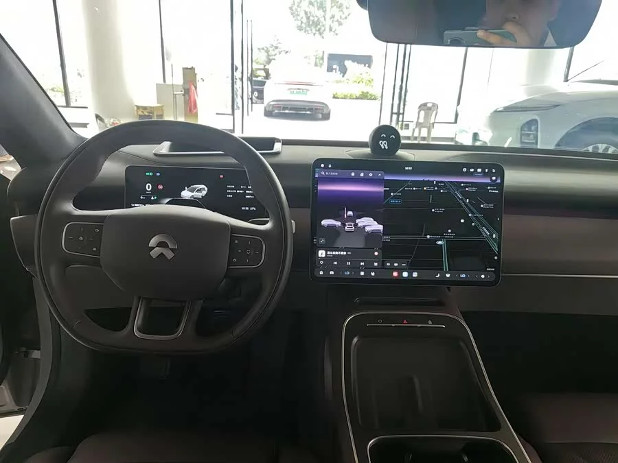 NIO ET5T