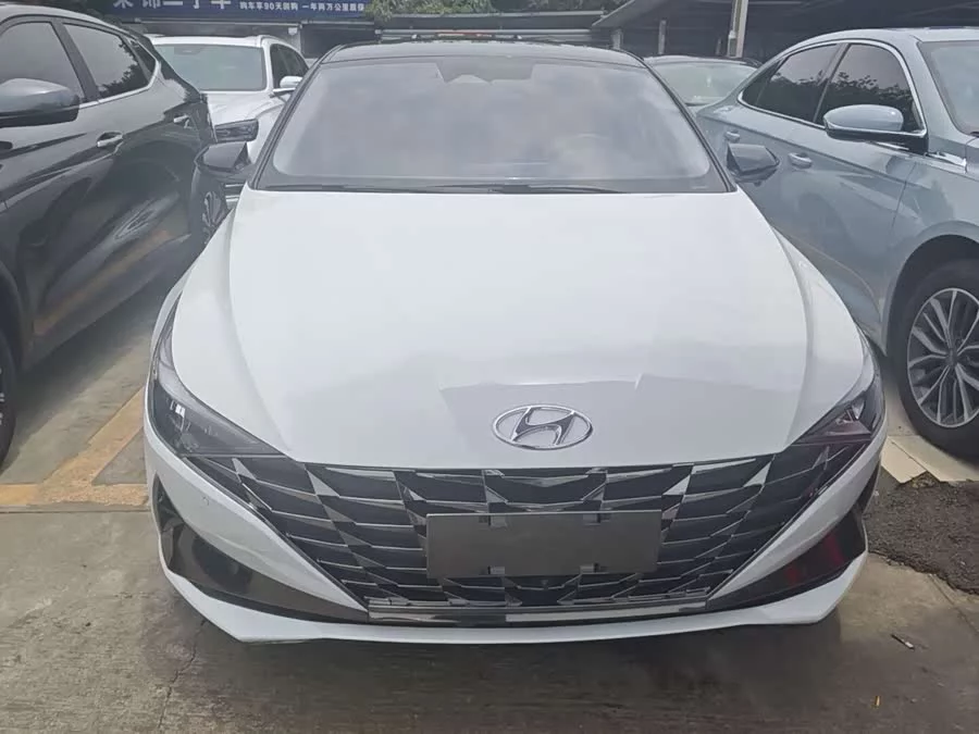 Hyundai Elantra