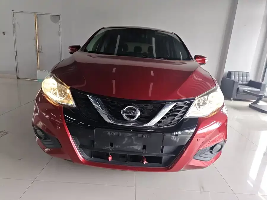Nissan Tiida