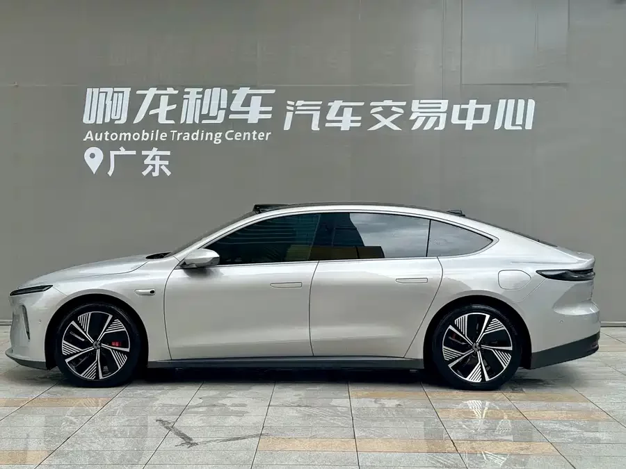 NIO ET7