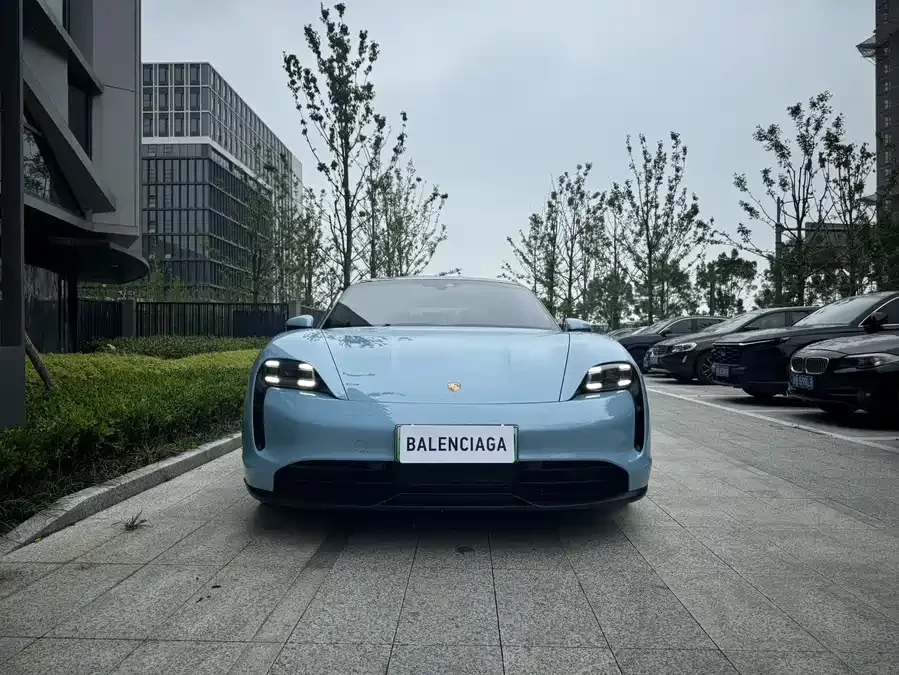 Porsche Taycan