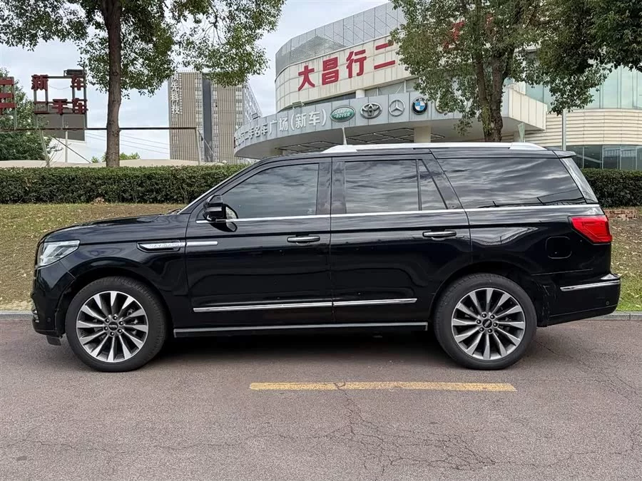 Lincoln Navigator