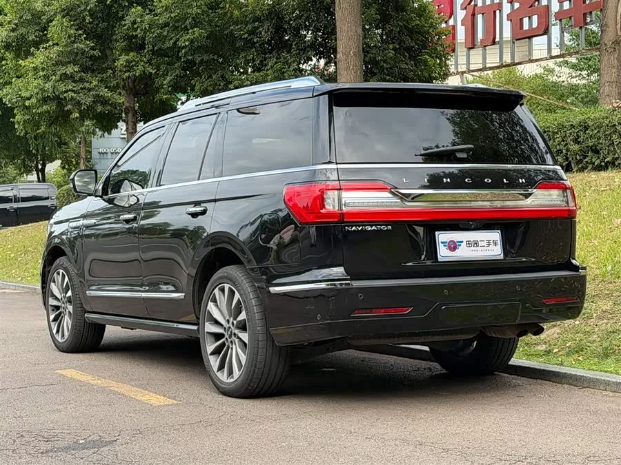 Lincoln Navigator