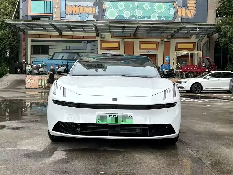 Lynk & Co 10