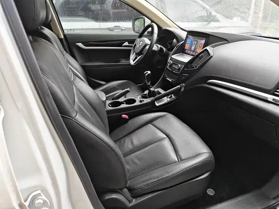 Dongfeng AX7