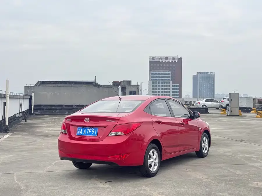 Hyundai Rena