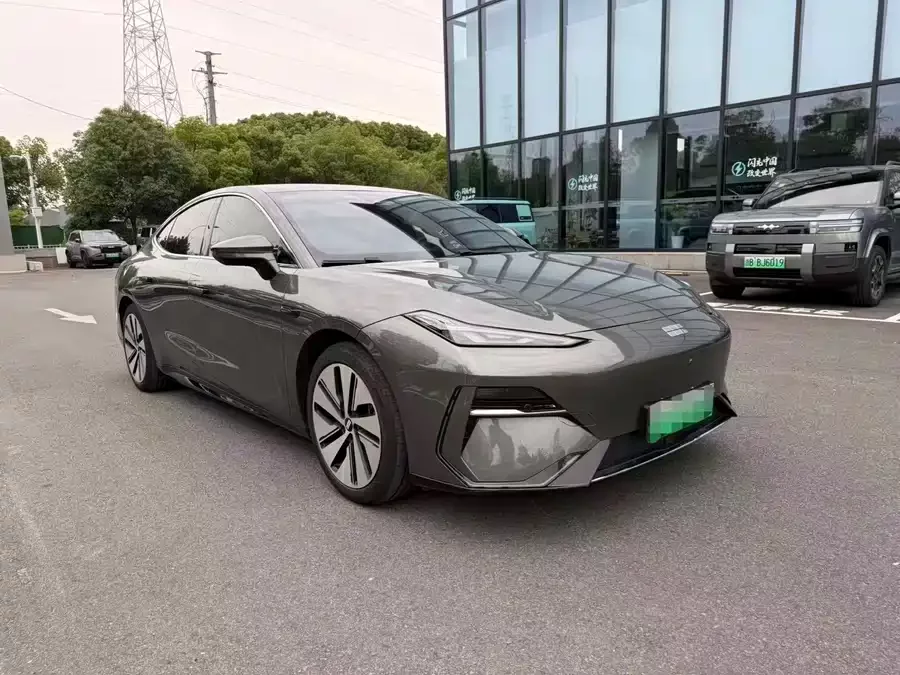 Geely Galaxy E8