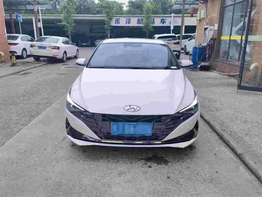 Hyundai Elantra