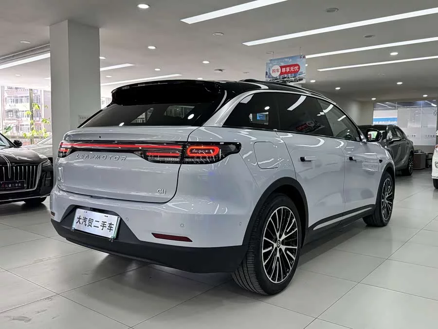 Leapmotor C11