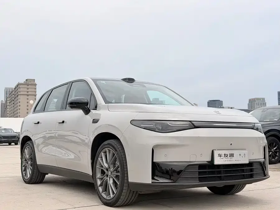 Leapmotor C10