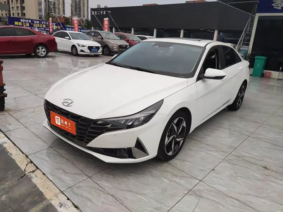 Hyundai Elantra