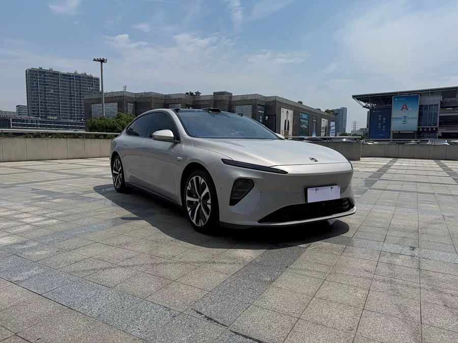 NIO ET7