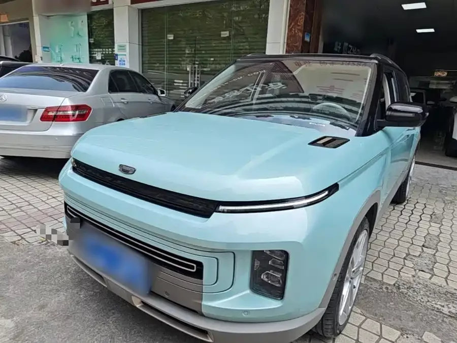Geely ICON