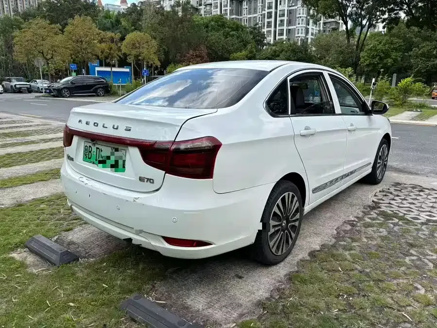 Dongfeng E70