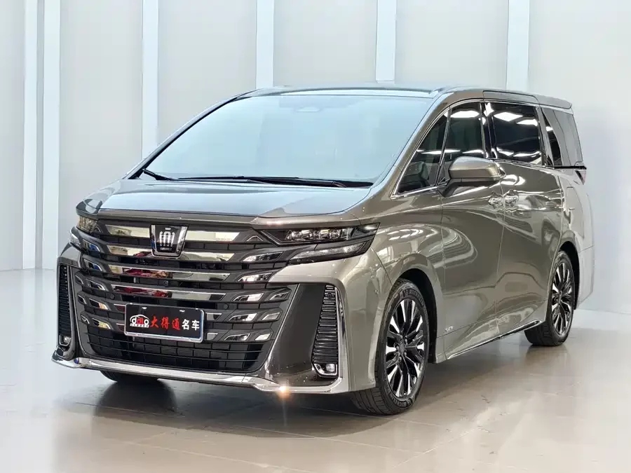 Toyota Crown Vellfire