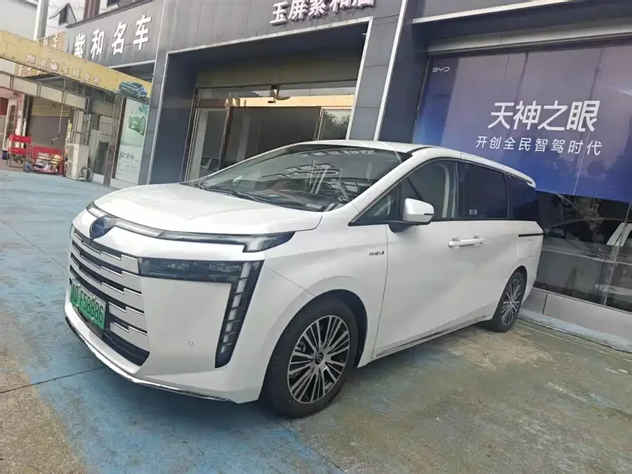 GAC Trumpchi E8 PHEV