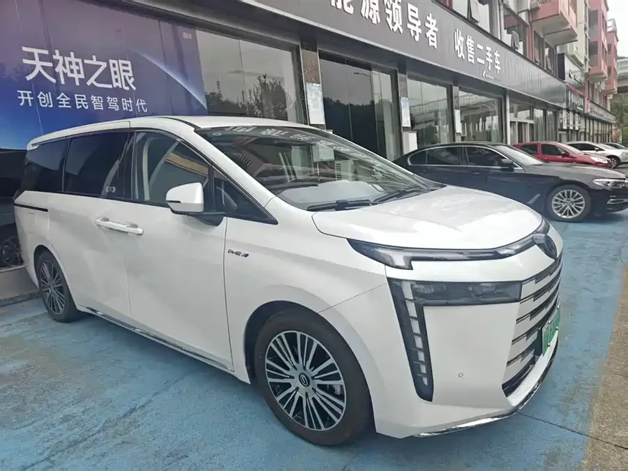 GAC Trumpchi E8 PHEV