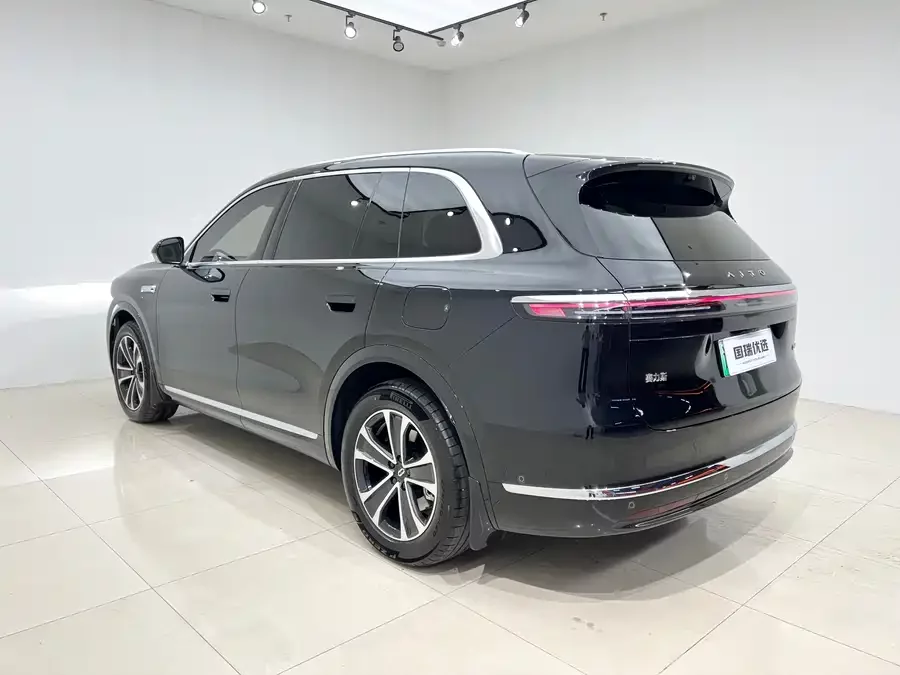 AITO Wenjie M7