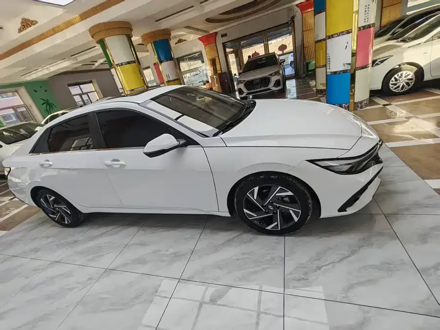 Hyundai Elantra