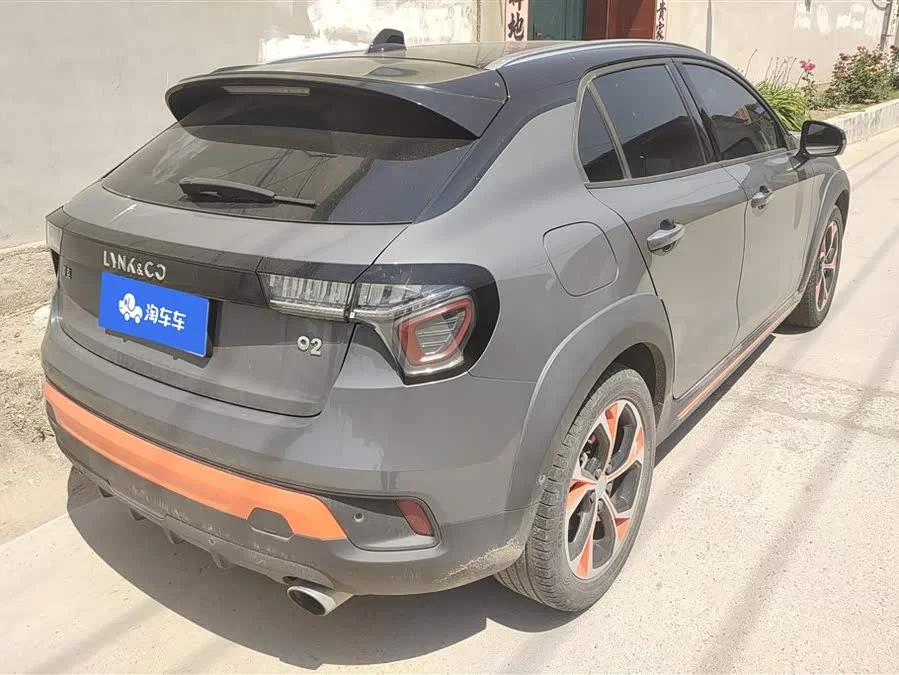 Lynk & Co 02