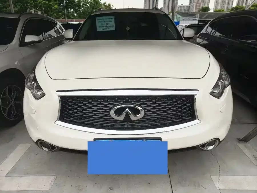 Infiniti QX70
