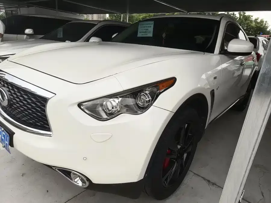 Infiniti QX70