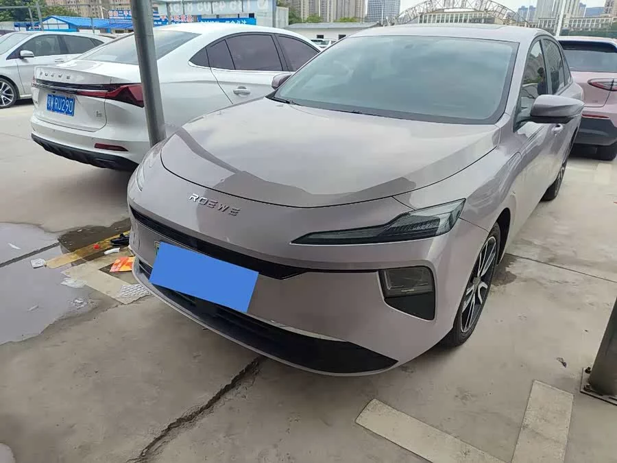 Roewe D6