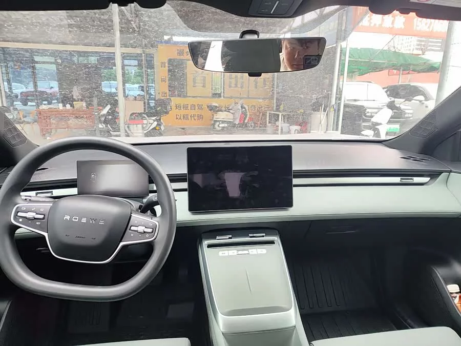 Roewe D6