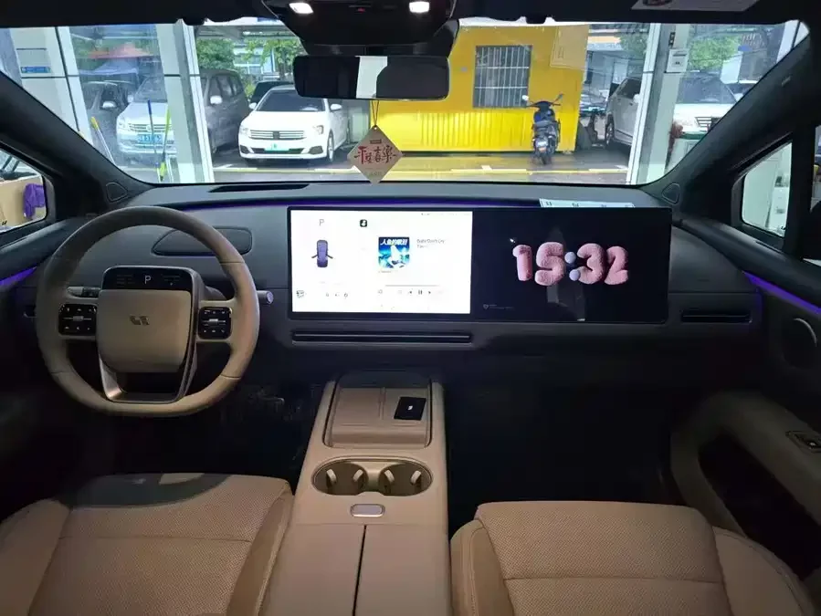 Li Auto i6