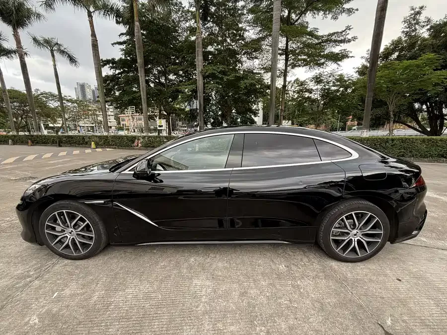 BYD Z9